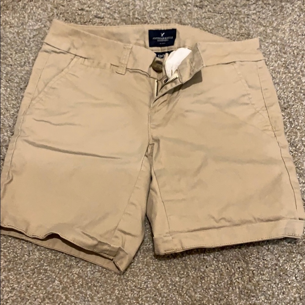 NWOT NEVER WORN American Eagle khaki shorts